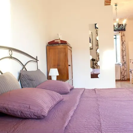 Bed & Breakfast Maison Dei Miracoli 2*