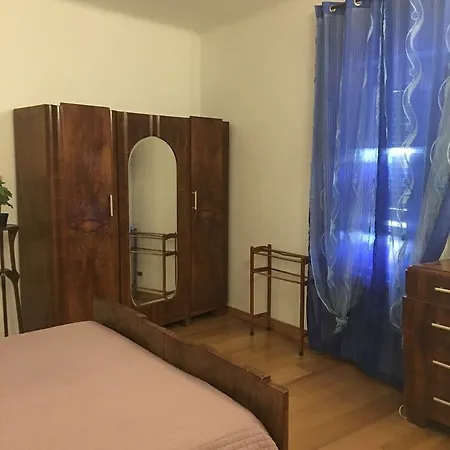 Maison Dei Miracoli Bed & Breakfast 2*