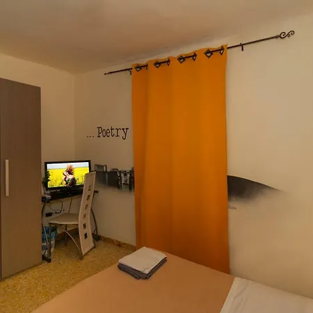 Bed & Breakfast Maison Dei Miracoli 2*