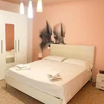 Bed & Breakfast Maison Dei Miracoli 3*