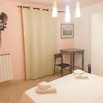 Bed & Breakfast Maison Dei Miracoli 3*