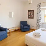 Bed & Breakfast Maison Dei Miracoli 3*