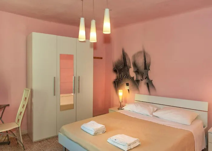 فندق مبيت وإفطار Maison Dei Miracoli بيزا
